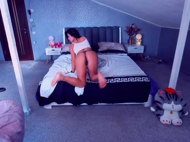 Fotogrāfijas Addicted_to_u Glad to see you in my room! Lovens is active)! If you like me 33) Stand up 33) pm 34) с2с 100) legs 55) ass 65) tits 155) undress 455) smile 355)whipped cream show 955) all the most interesting private show) dream 5555)