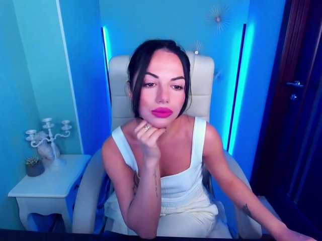 Fotogrāfijas Addicted_to_u Glad to see everyone! Show only in private! Get up 50 ..s2s 200 ... Order pizza for me -1234 tokens .. Give a bouquet of flowers 1500..Food for my bald cat 707) Blown up in private - 500 tokens) blowjob in private 666 ) toys in private -987 tokens